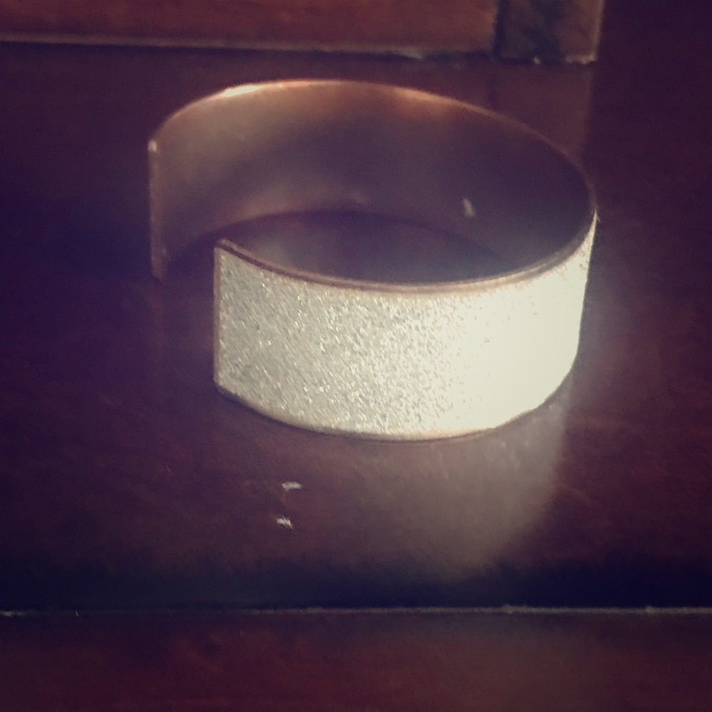 Bangle bracelet